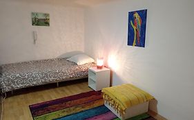 Kiwi Apartment